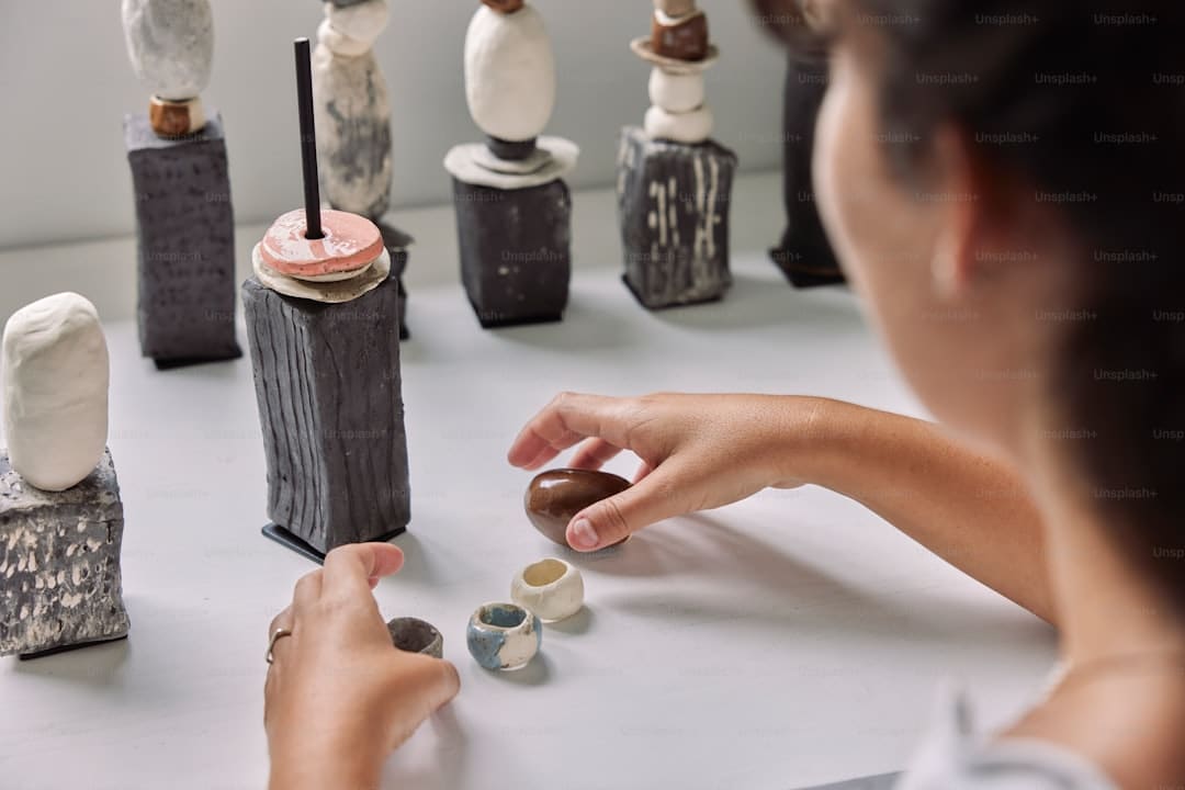 张歆艺晒袁弘儿时照为其庆生:我永久的小朋友